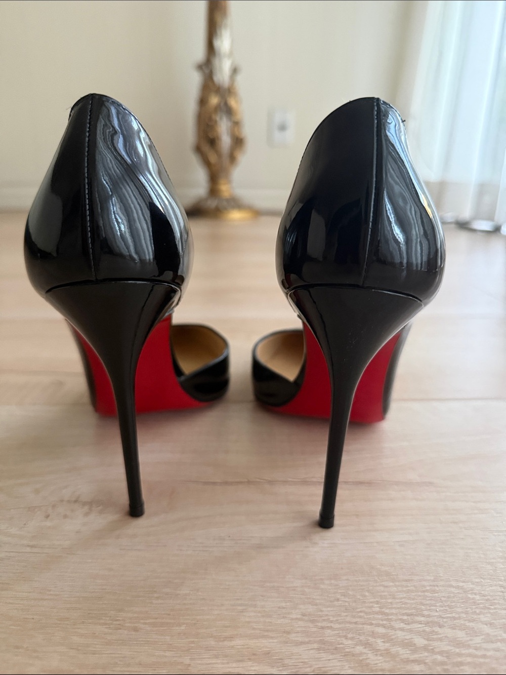 Louboutin Shoes Black Patent Stiletto Pumps with Red Sole